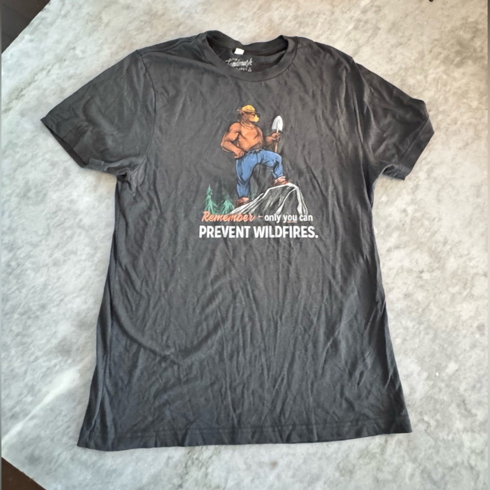 Gray Smokey Bear Graphic Tee
